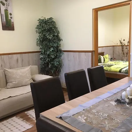 Apartment Kis Kacsa Apartman *
